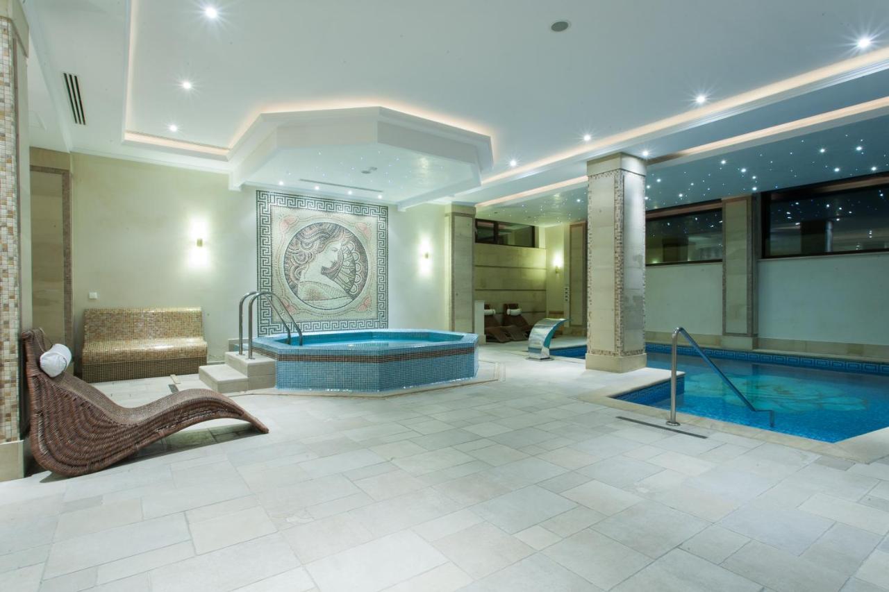 Hotel Helen Бакэу Экстерьер фото