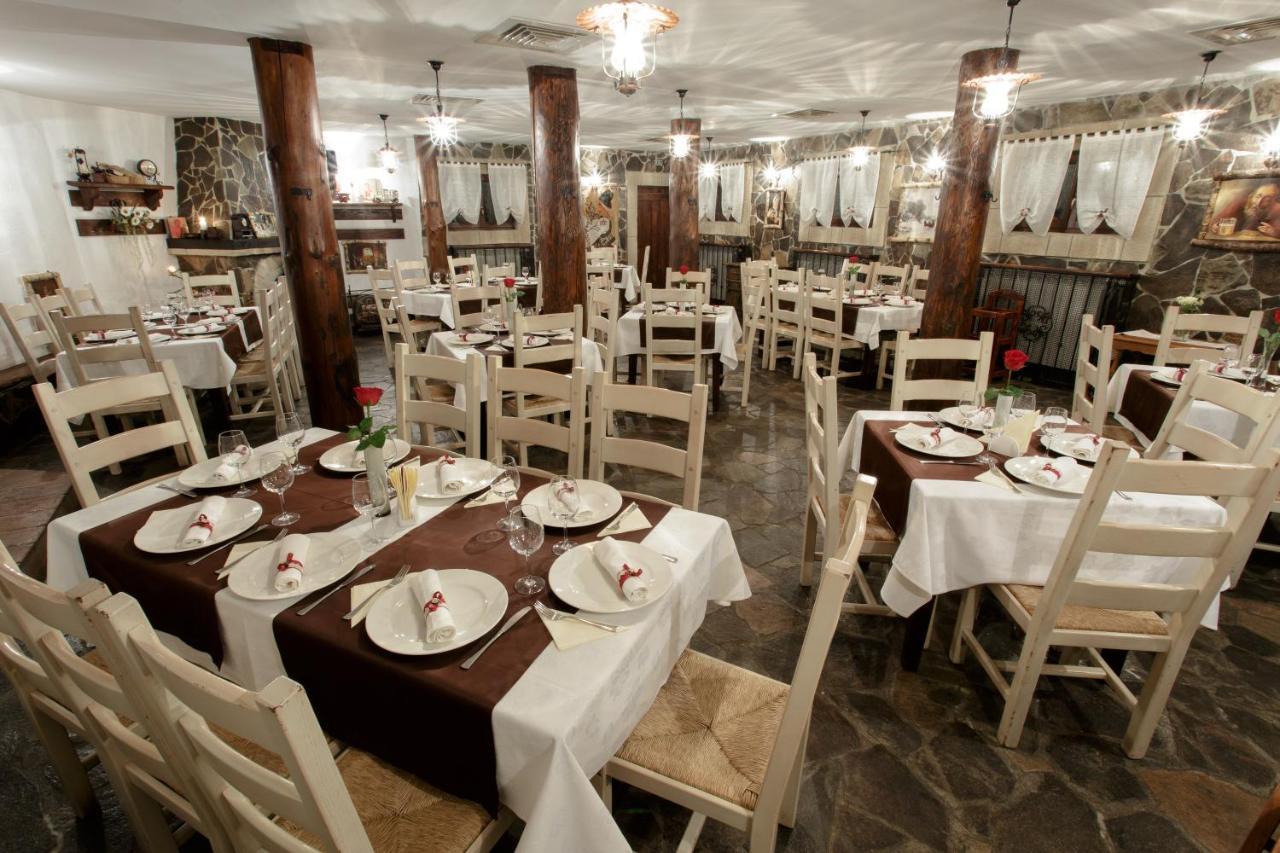 Hotel Helen Бакэу Экстерьер фото