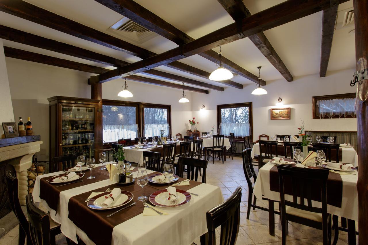 Hotel Helen Бакэу Экстерьер фото